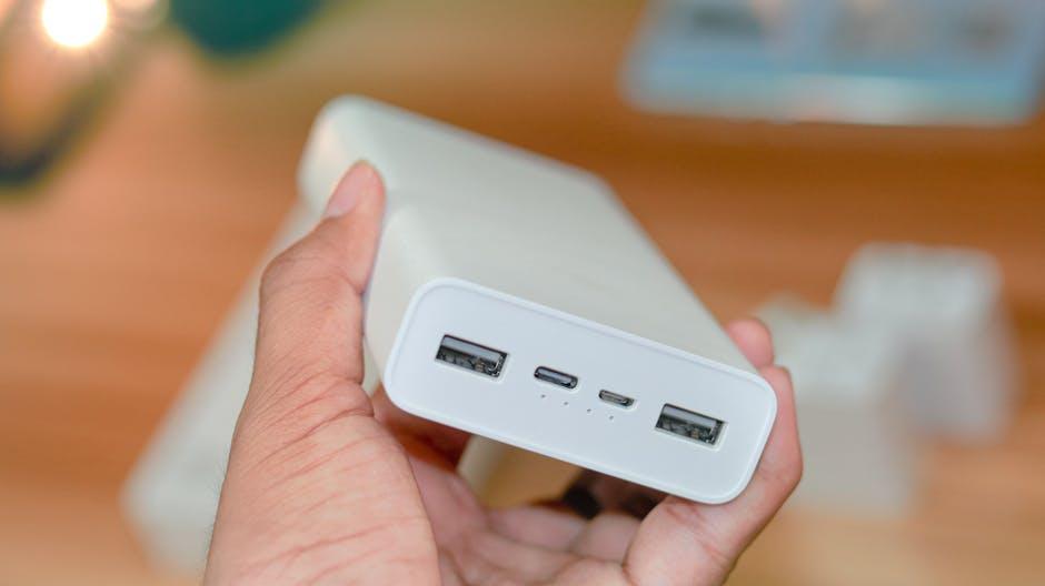 Oververhitte powerbank leidt tot noodsituatie en evacuatie op Schiphol