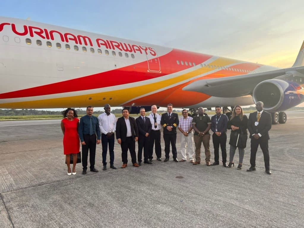 Surinam Airways A340 keert om na opstijgen: technische storing op vlucht naar Paramaribo