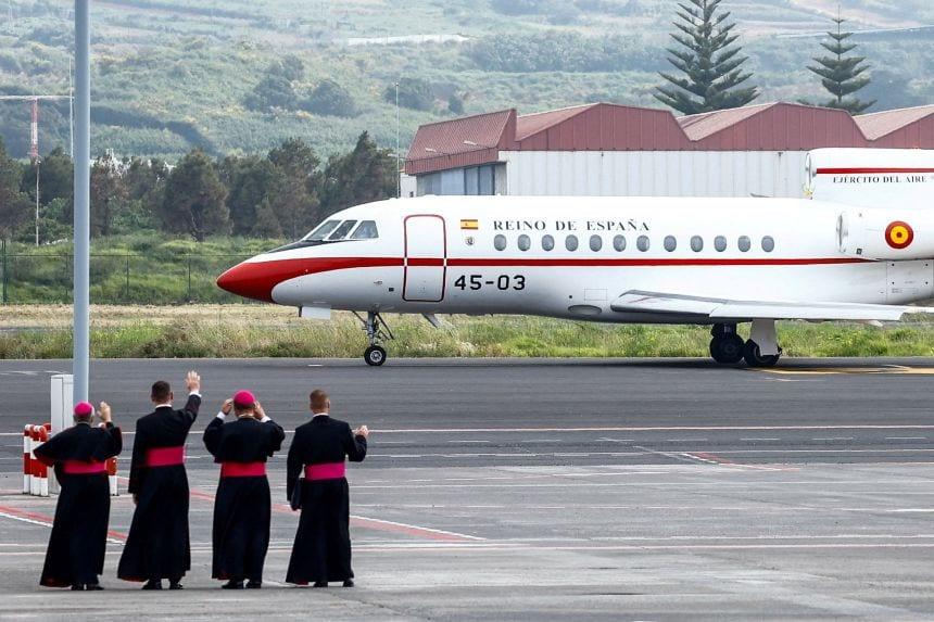 Koning Felipe leent privéjet aan paus