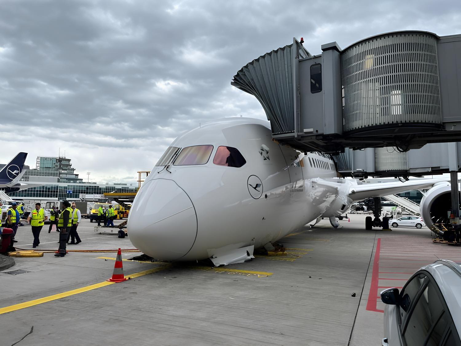 Lufthansa Boeing 787-9 zakt in op Frankfurt Airport