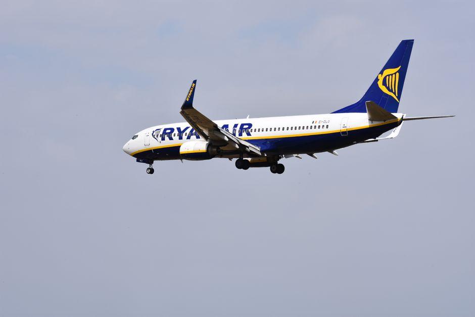Passagier bijna gezogen uit Ryanair-toestel door gebarsten raam