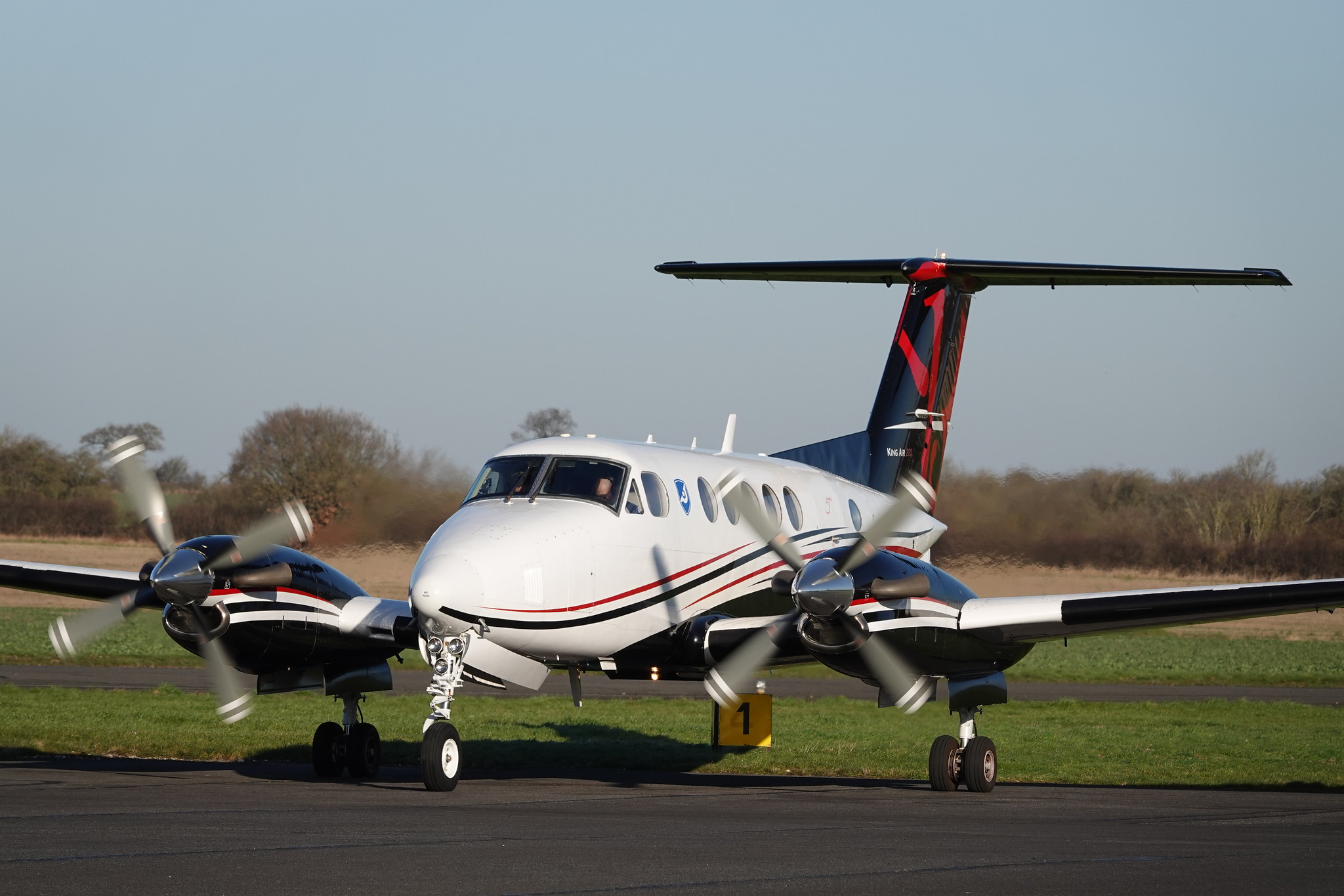 Beechcraft King Air 200 · PH-ZAZ op Lelystad