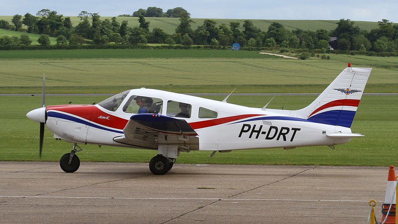 Piper PA-28 Archer II · PH-DRT op Lelystad