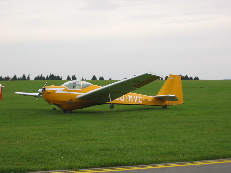 Scheibe SF-25 Falke · PH-826 op Hilversum