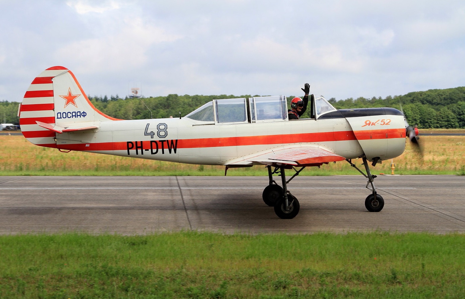Yakovlev Yak-52