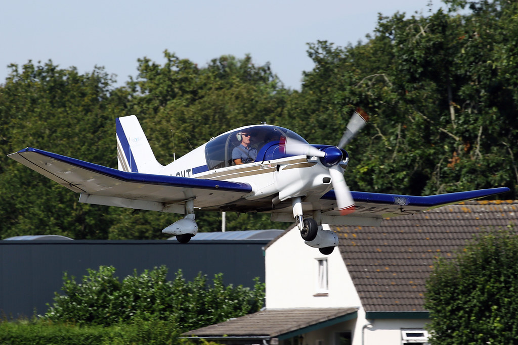 Robin DR400