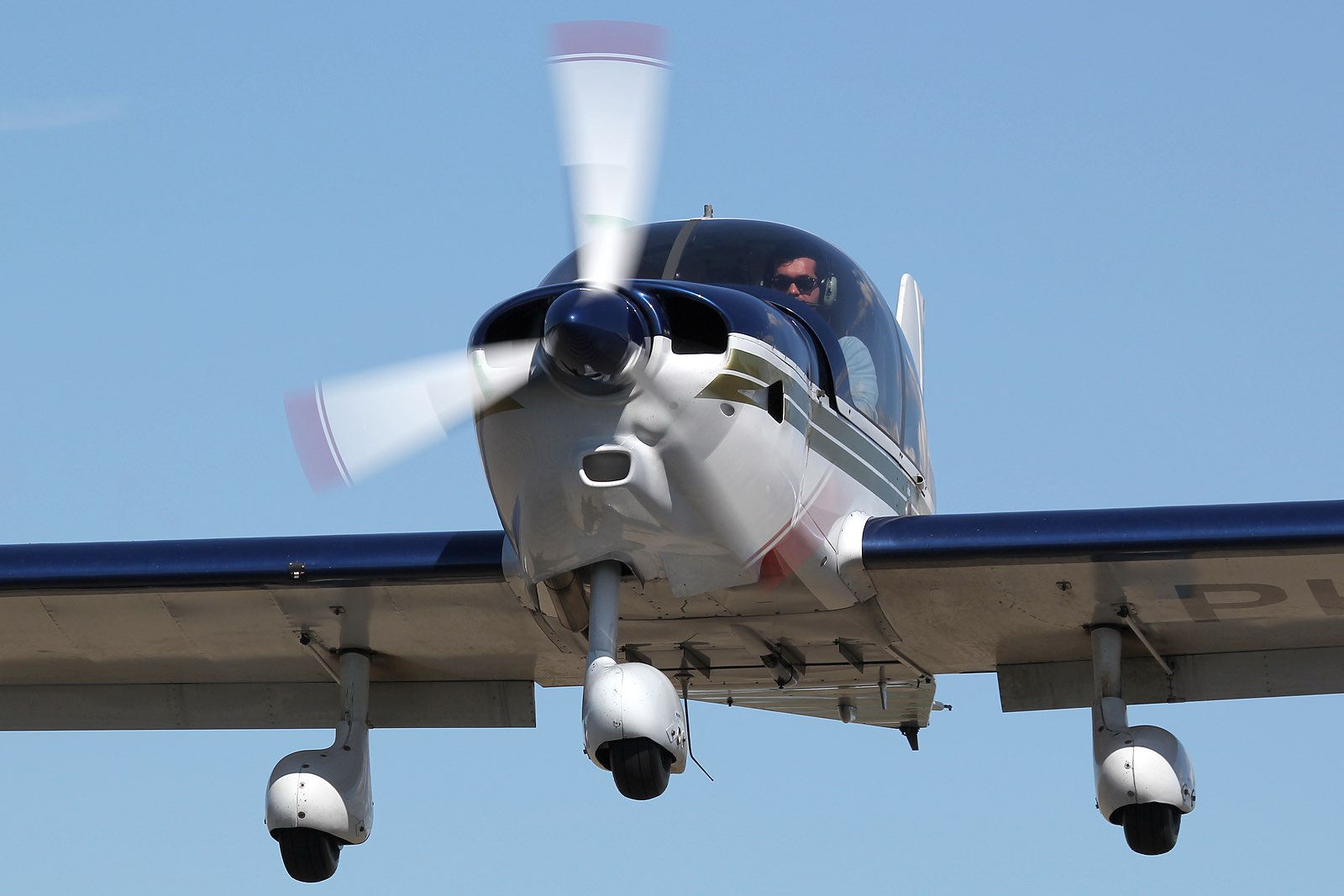 Robin DR400