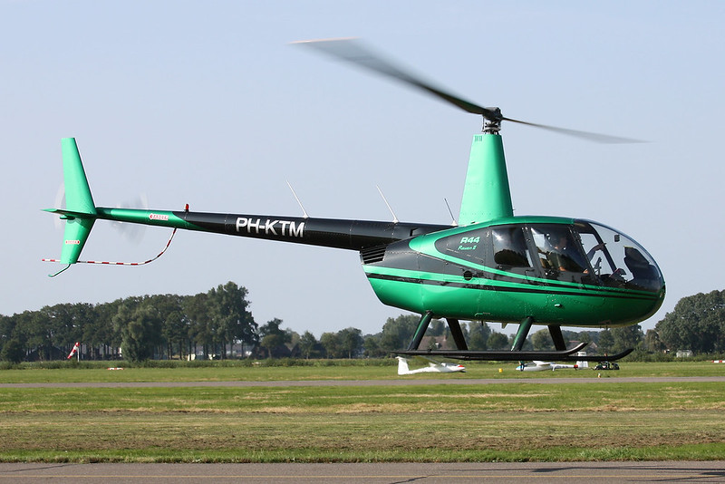Robinson R44